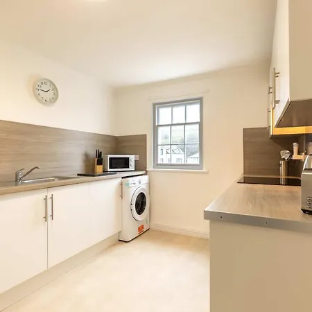 Apartment Charming 1br On Harbour With Sea Views *