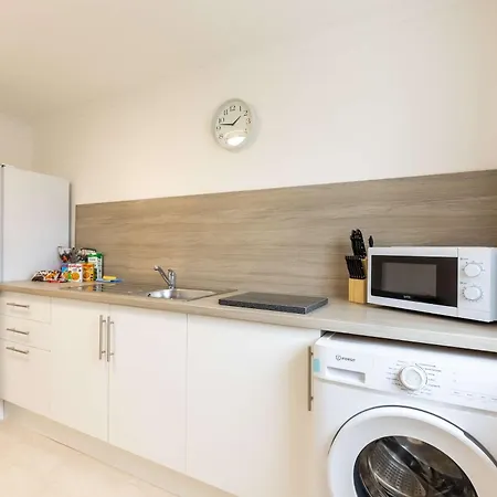 Charming 1br On Harbour With Sea Views